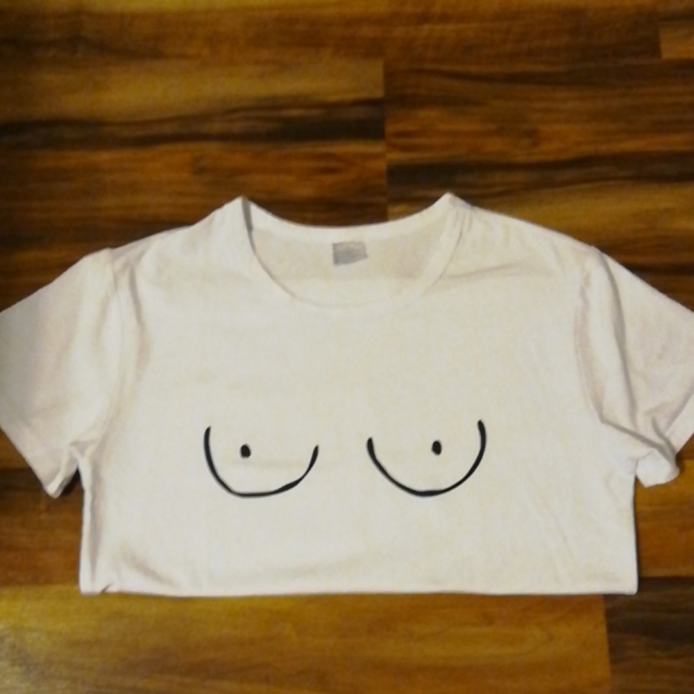 Graphic tee